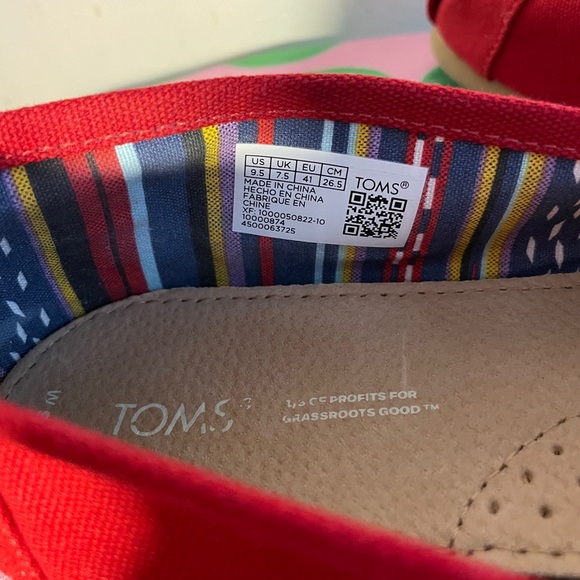 Toms Red Canvas Flats - Picture 2 of 2